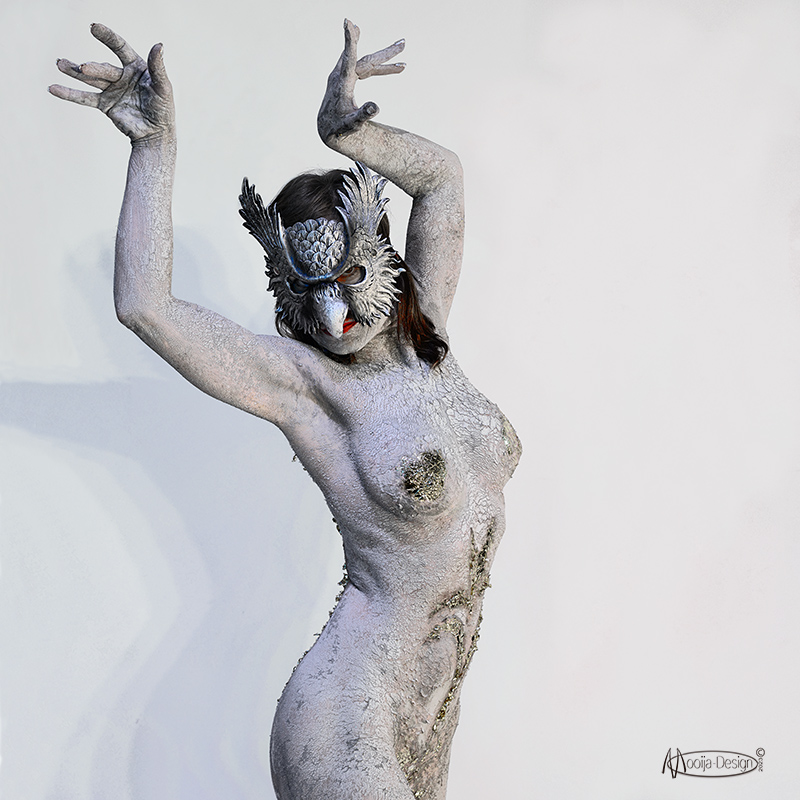 Model: Laura