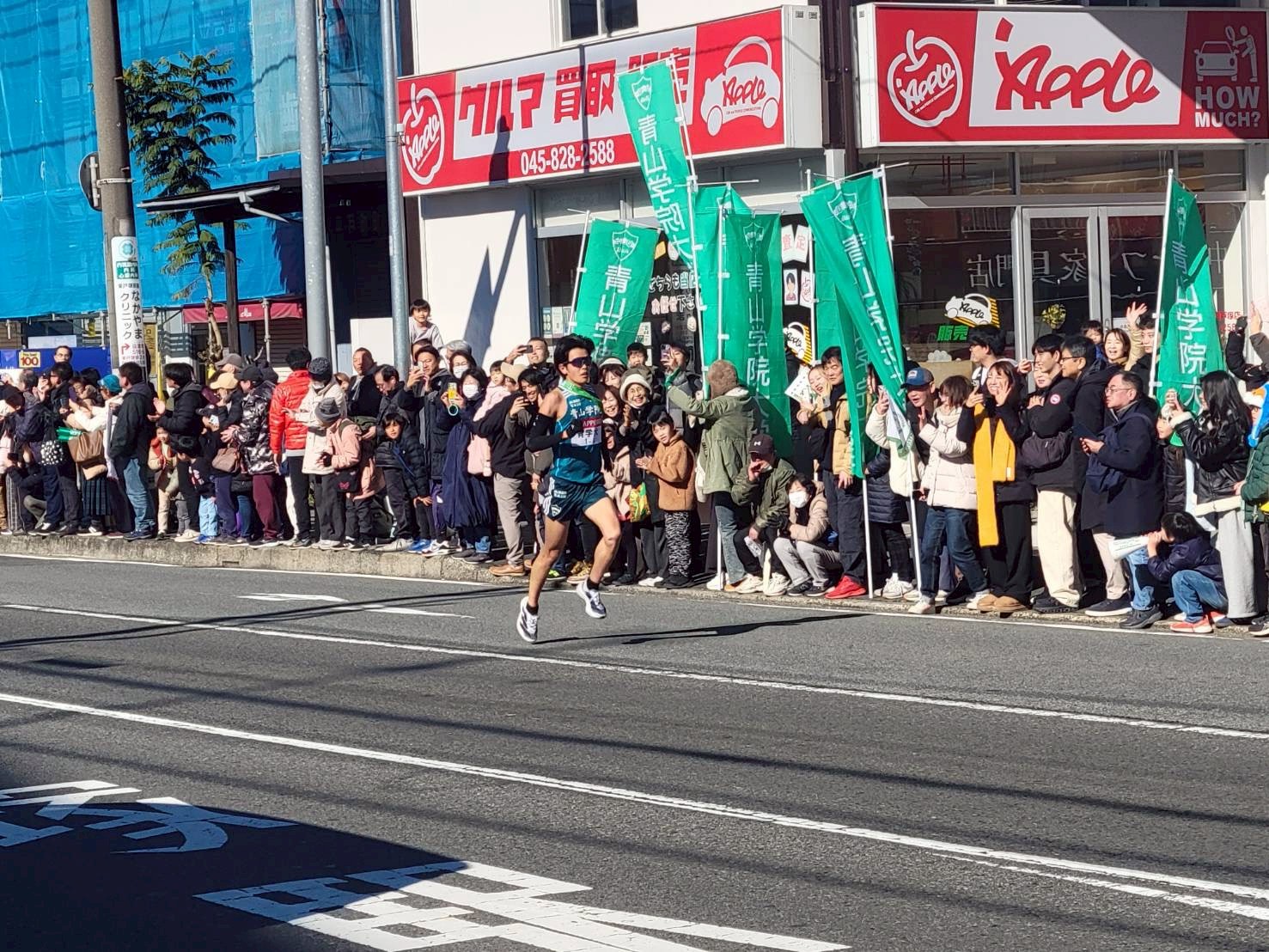 9区　東戸塚付近、佐藤有一選手、後続との距離をどんどん広げます！