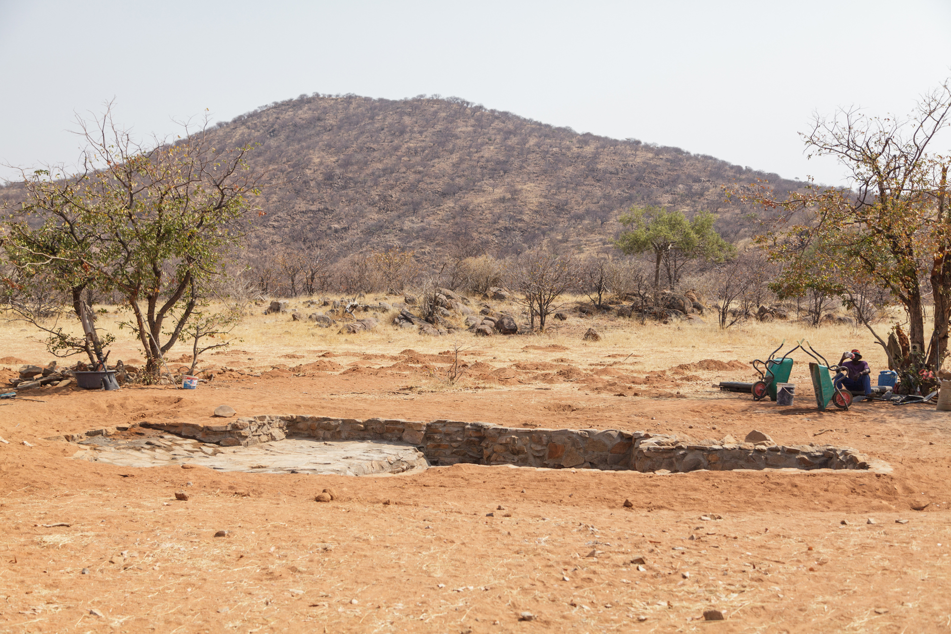 Sanierung der Wildtier-Wasserstelle im Kunenegebiet in Namibia 2017, © Foto: Eva Bauer