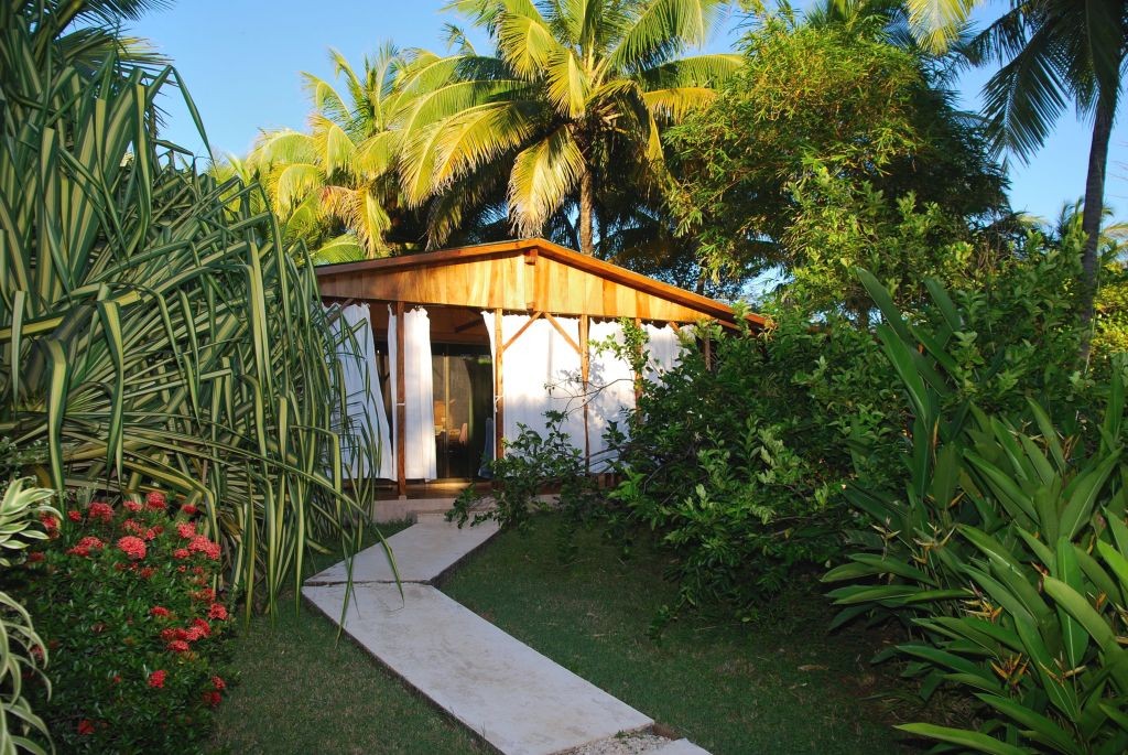 Access from the beach to casita Mapache