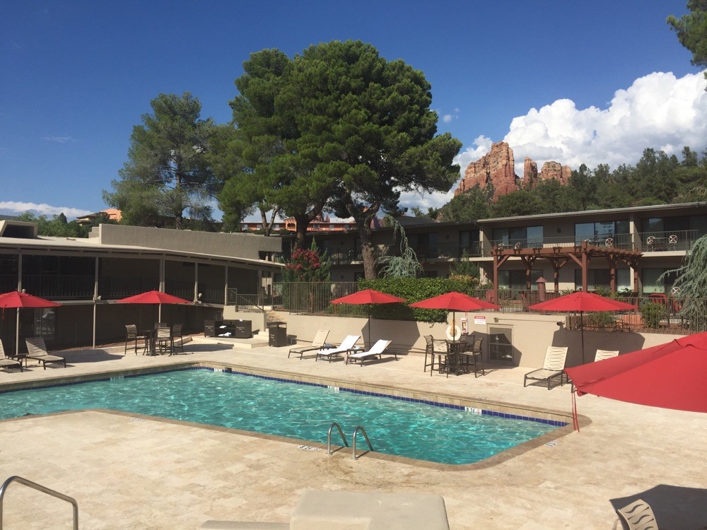 Pool mit Ausblick