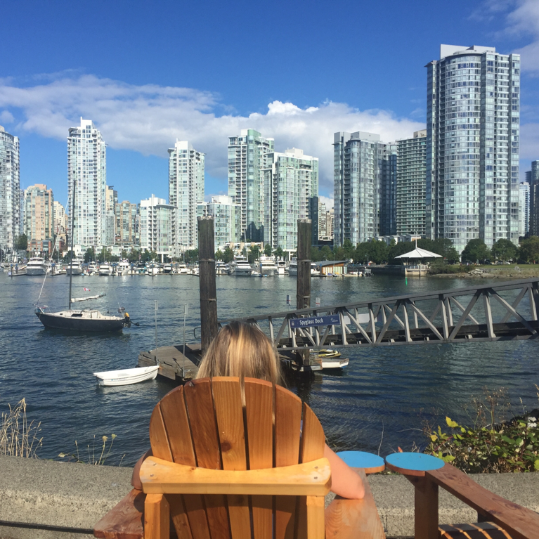 Kiri blickt auf Yaletown