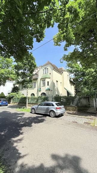 Fotos: Berzl / Wolf, Zeichnungen © topsieben-Architekten