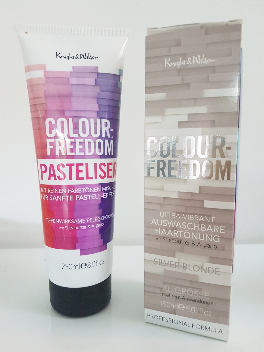 Colour Freedom Pasteliser und Ultra Vibrant Auswaschbare Tönung Silver Blonde
