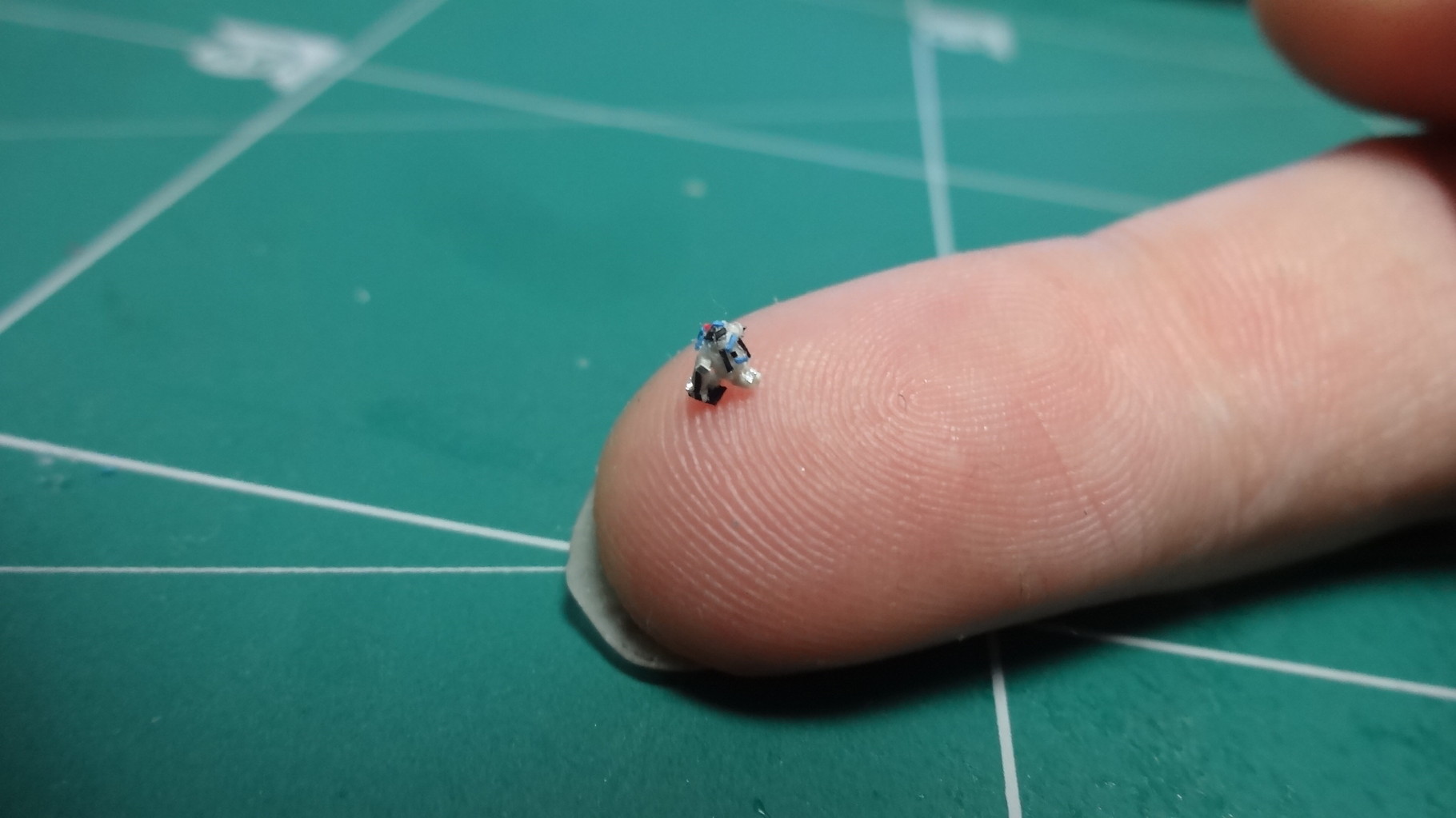 Min & Real R2-D2 - MADE BY B.B.Korry