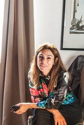 signora che sorride