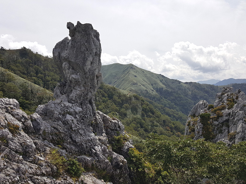 【徳島県・つるぎ町 】日本百名山の一つ四国第二の高峰 剣山 ~大剣道コース下山編~ 夫婦温泉二人旅!温泉大好き夫婦の美味しい食事と温泉の
