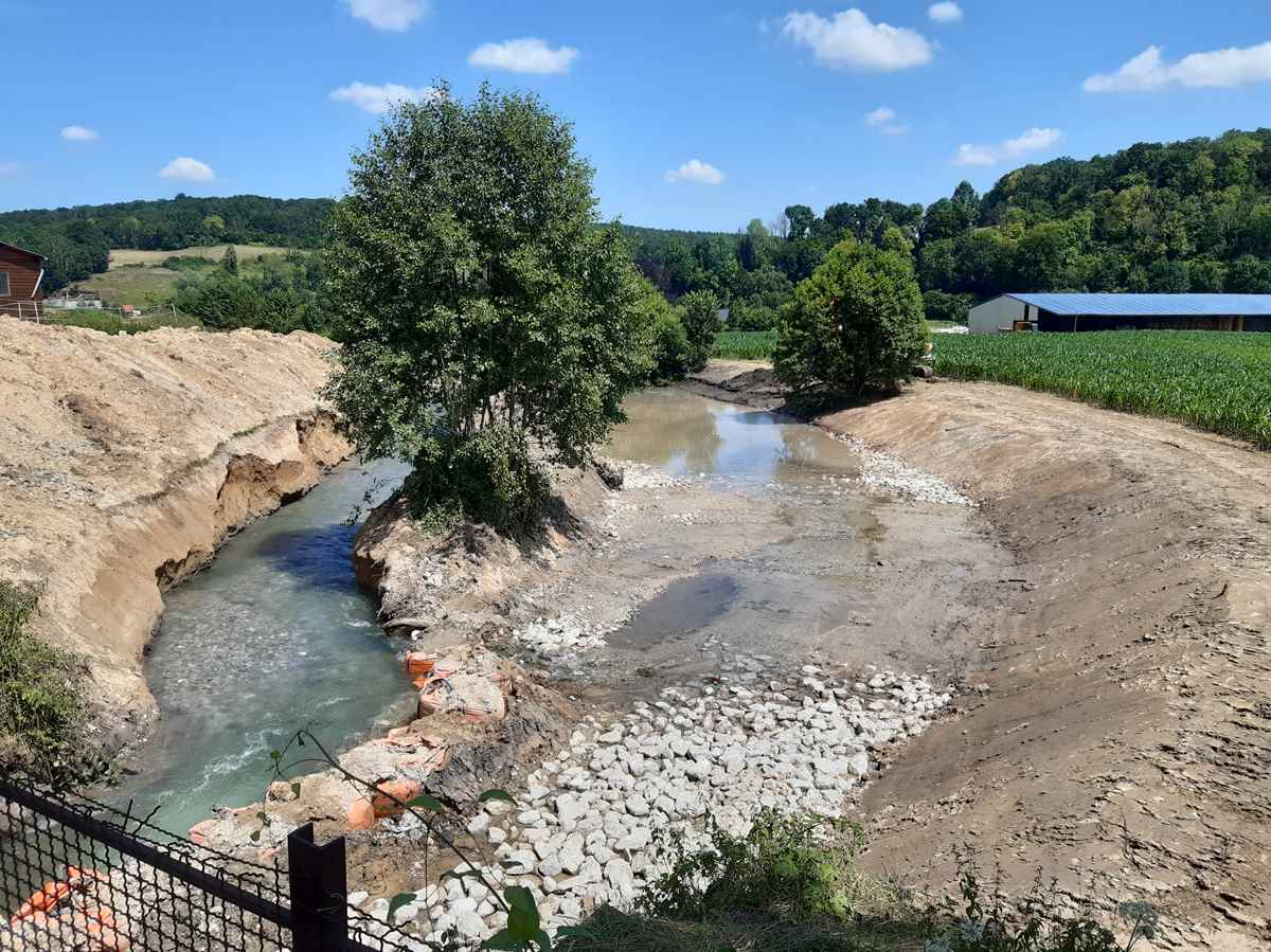 Vue de l'avancement du chantier depuis le pont de la RD154