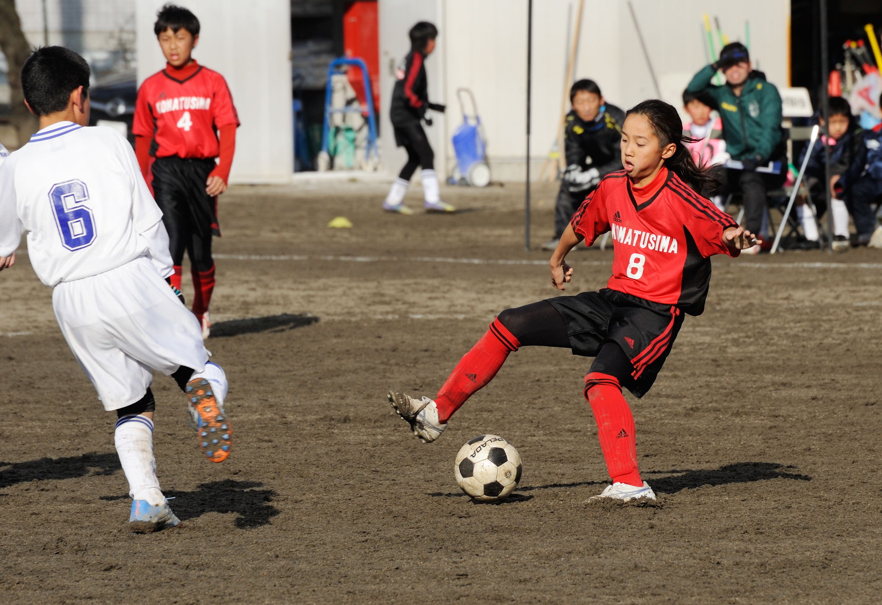 ２-１で勝利しましたが、楽には勝たせて貰えませんでした　　「何とか逃げ切った」…そんな印象です