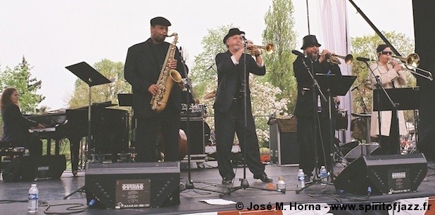 Sarah Morrow & SOLE @ Jardin d'Acclimatation, Paris (2009)