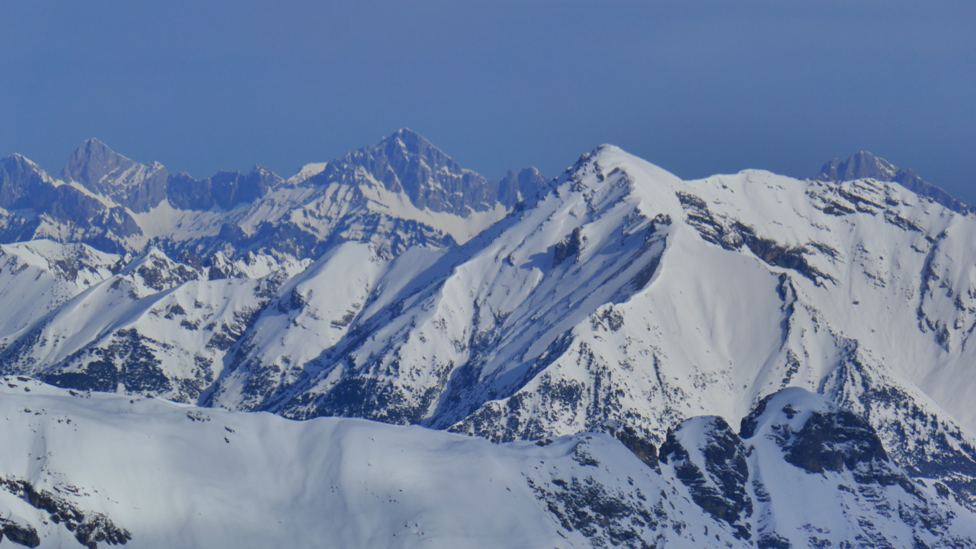 Knittelkarspitze, ganz hinten Köllenspitze