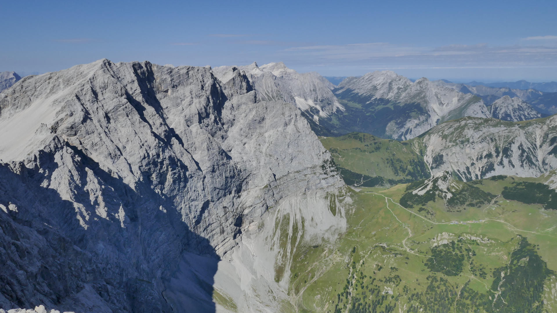 Laliderer Wände und Herzogkante, rechts hinten die Nördliche Karwendelkette