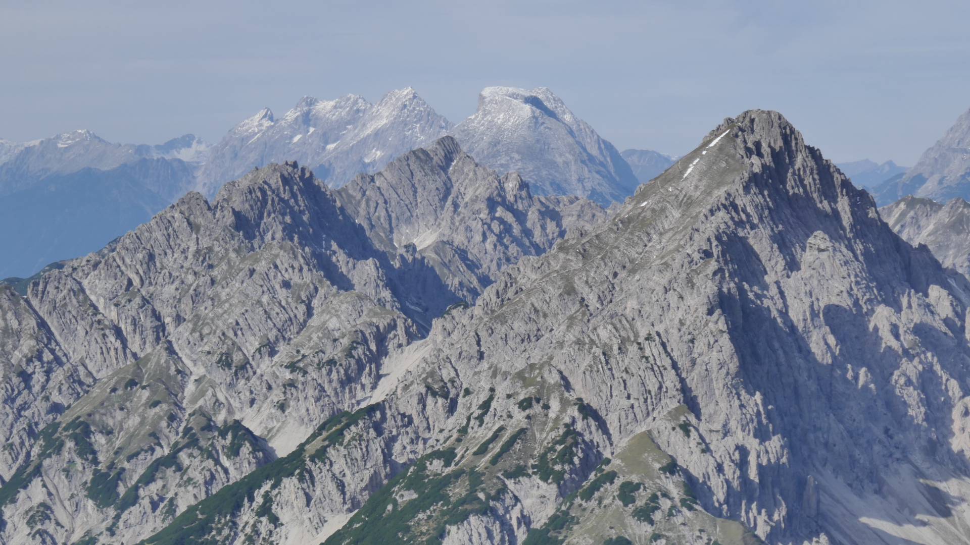 Von vorne nach hinten: Erlspitze - Kuhljochspitze - Freiungen - Reither Spitze