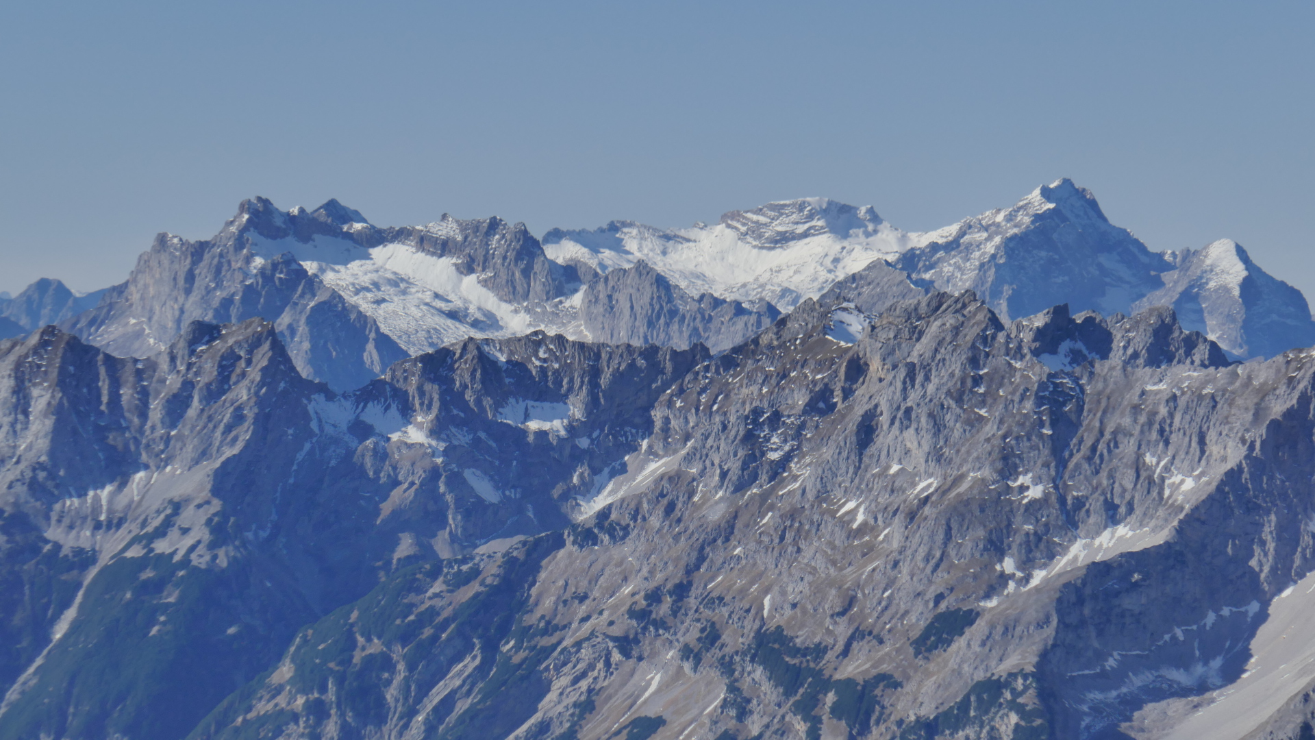 Westteil der Nördl. Karwendelkette, dahinter Wetterstein