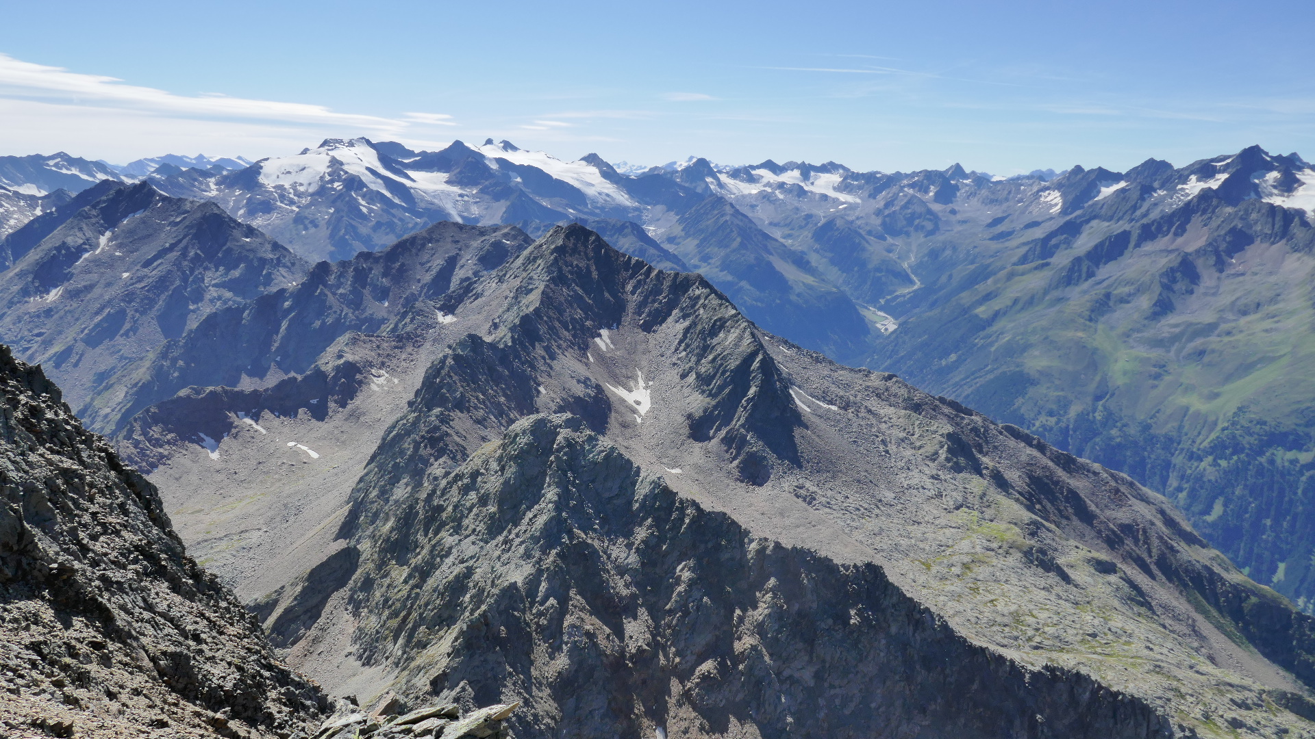 Nach Süden über Oberstkogel, Röten- und Wetterspitzen zu den Stubaier Gletscherriesen