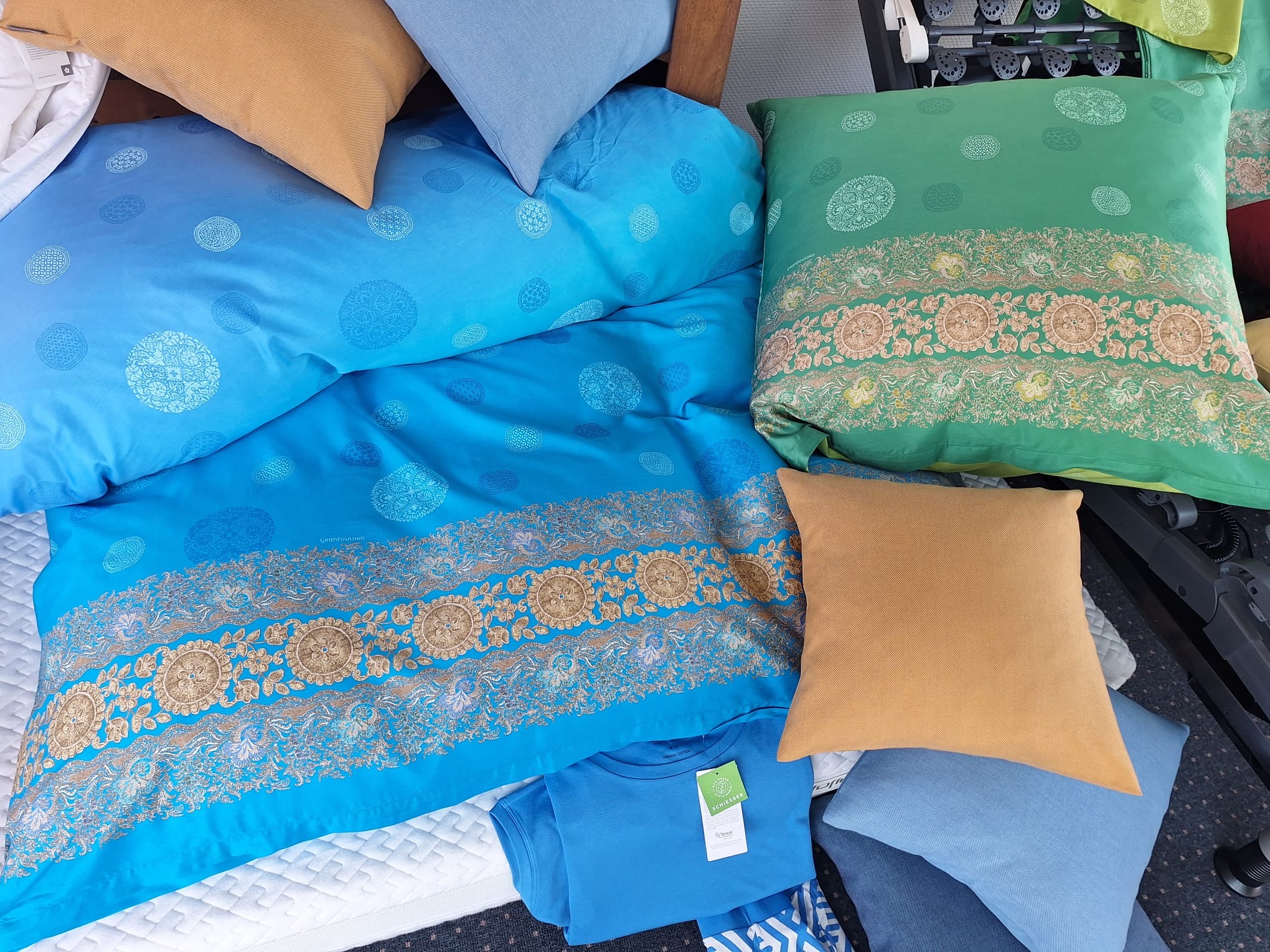 Bettwäsche Satin, 135 x 200 cm, Bassetti, in grün oder blau, 149,00€