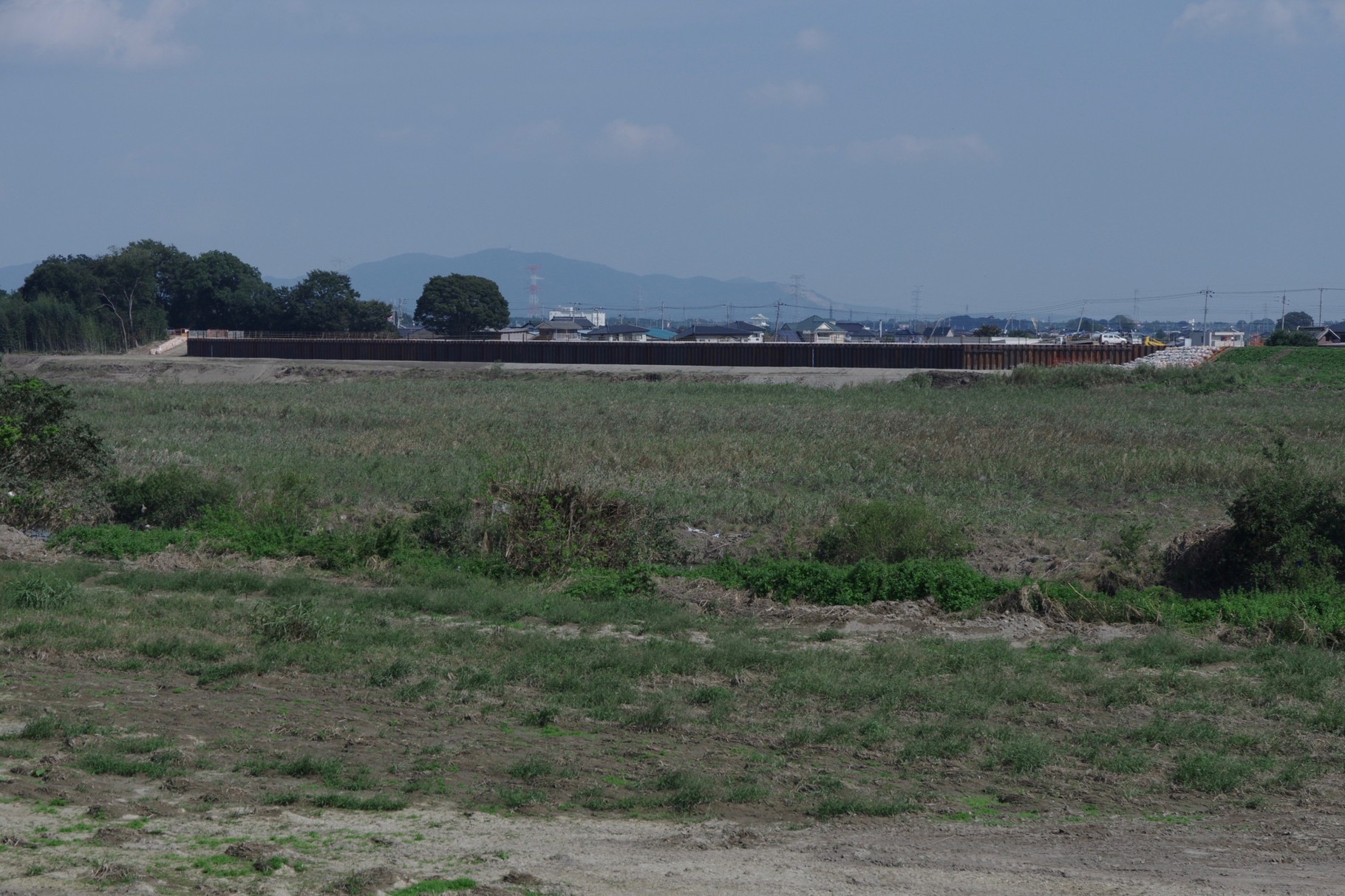 ９月24日に「仮復旧」した左岸21.0kmの堤防　三坂町