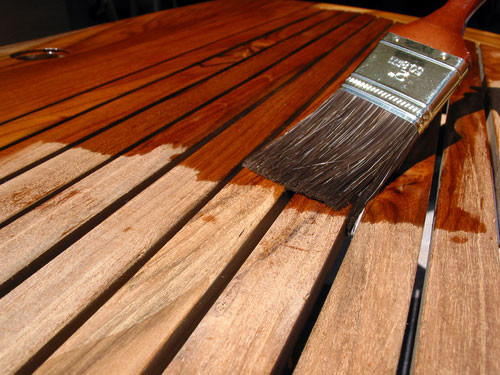 Чем покрасить деревянную поверхность