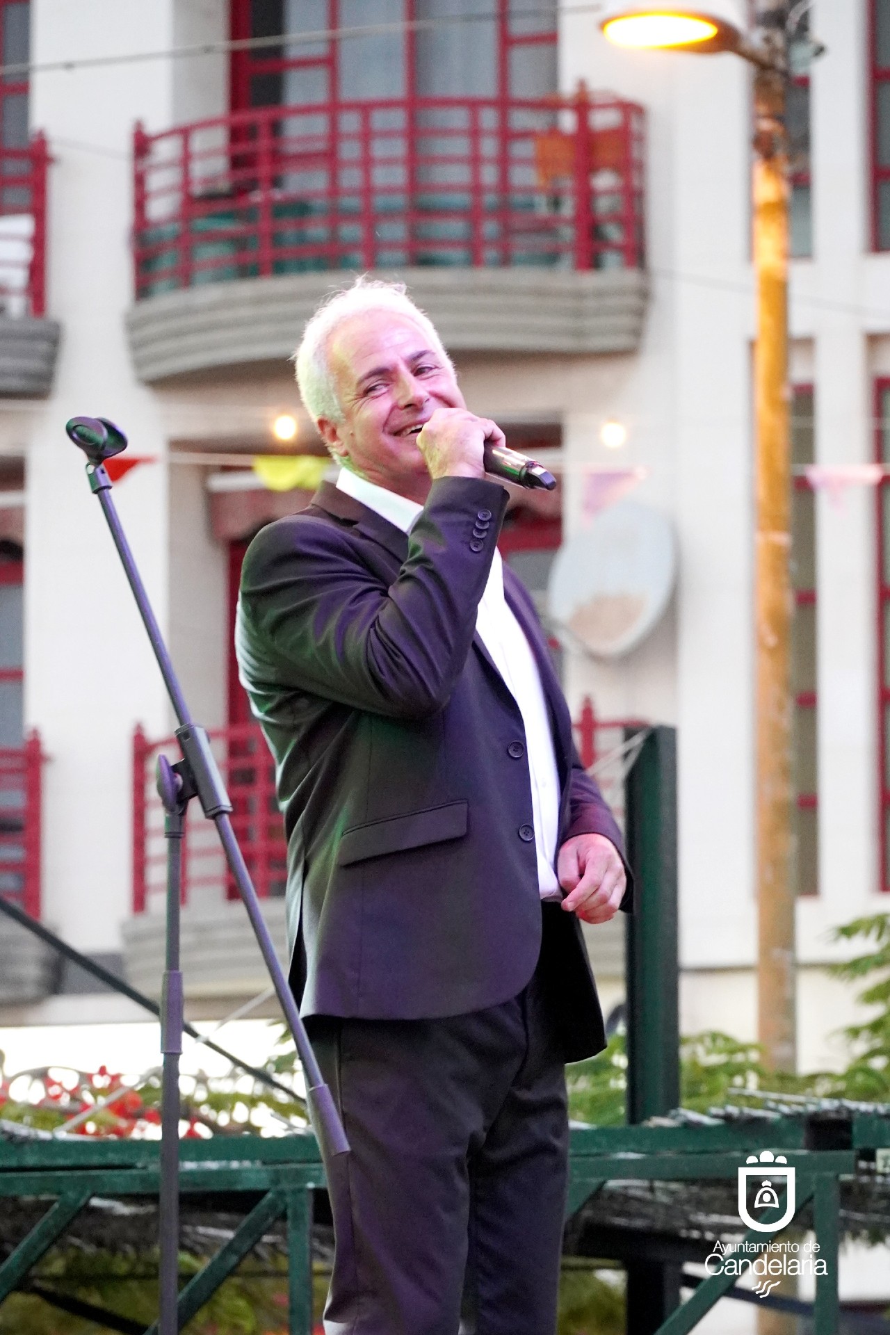 Velada musical con Fran Hernández en la Plaza de los pescadores en Candelaria