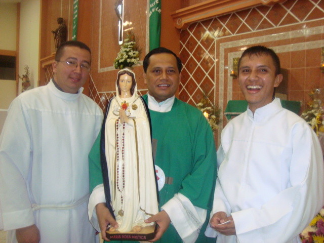 Noé, Rev. P. Felix Maria Angarita y Doober Alejandro Arias