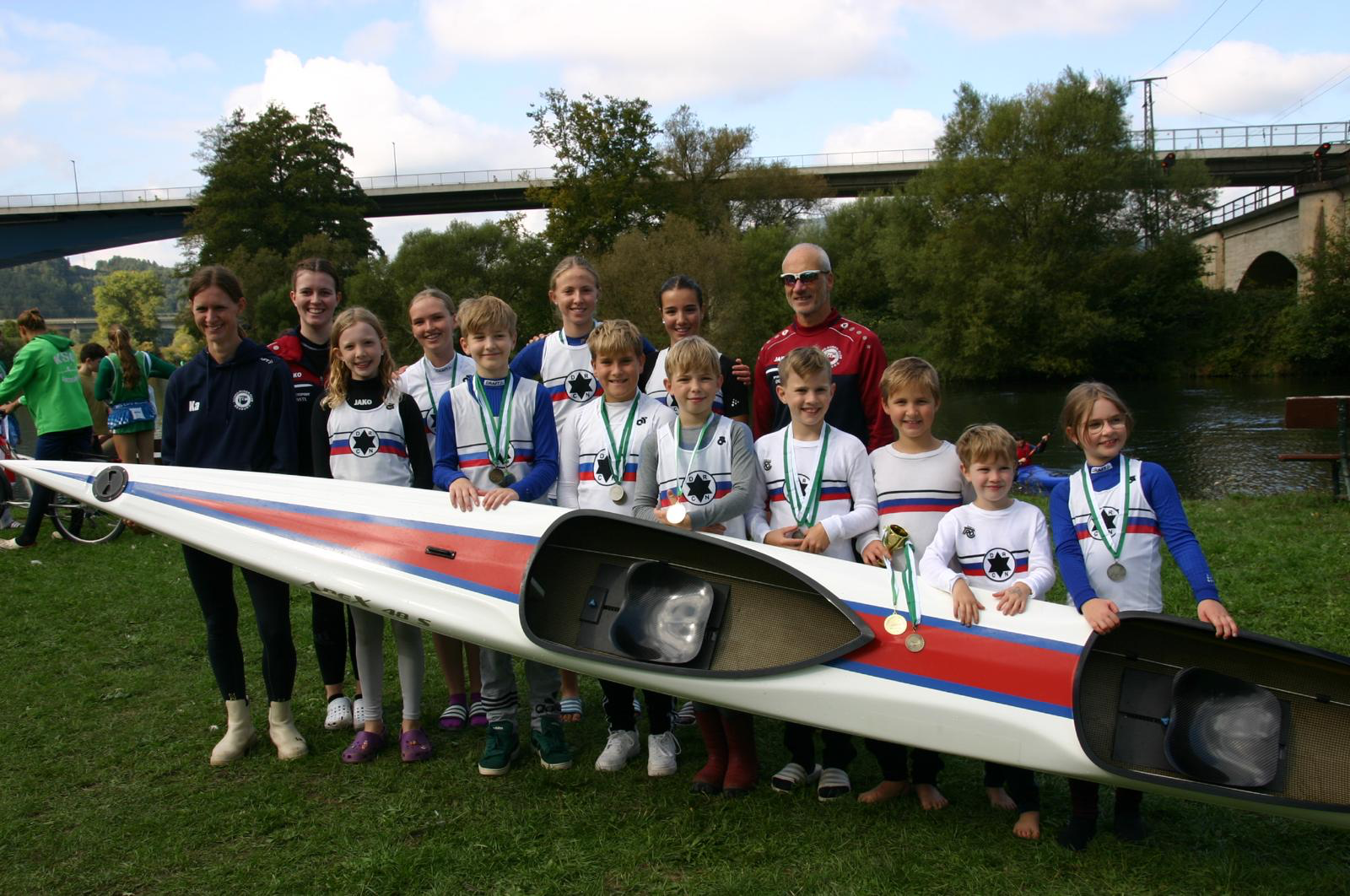 Erfolgreicher Abschluss der Regattasaison 2025 für die Schülermannschaft; DRC Neuburg beendet die Regattasaison 2025 mit 7 Gold-, 9 Silber und 5 Bronzemedaillen