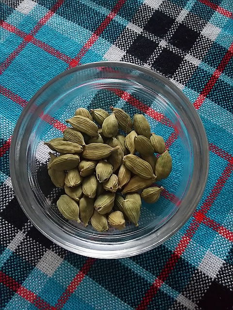 グリーンカルダモン