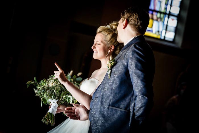 Hochzeitsfotograf für Kirchliche Hochzeit St. Stephanus Leverkusen Brautpaarauszug