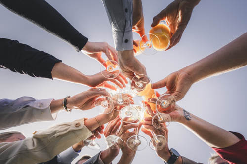 kunstvolle Hochzeitsfotos Team Schnurrbart Hochzeitsfotograf Bonn Sektempfang Hochzeit