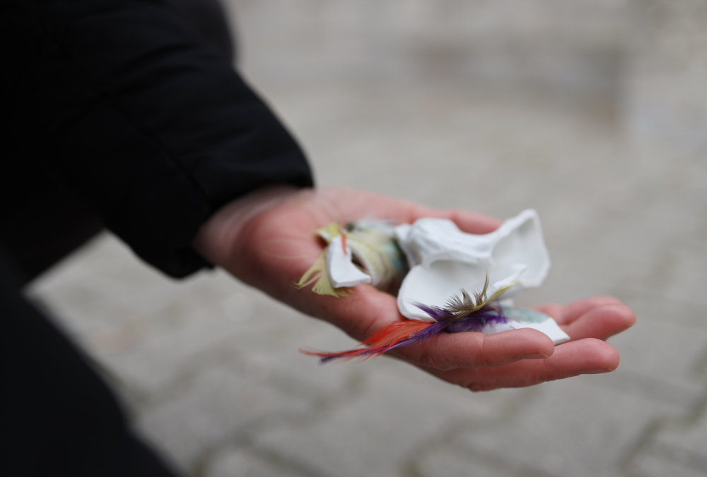 Scherben des Porzellanvogels, Foto: Moritz Vietze, 2020