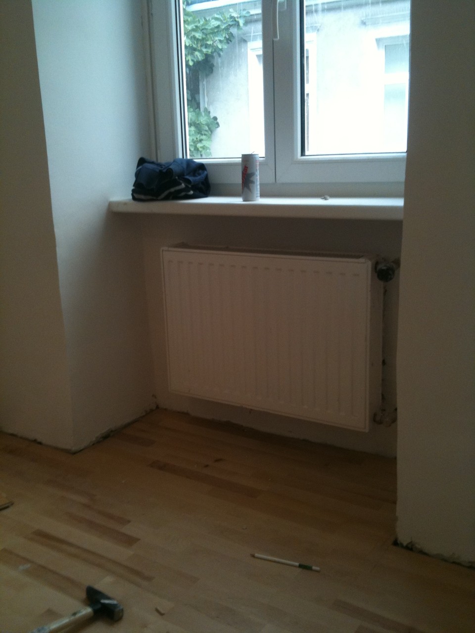 Fensterleibung herstelen, spachteln und malen