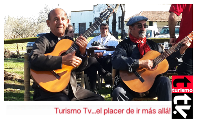 Turistas en San Antonio de Areco