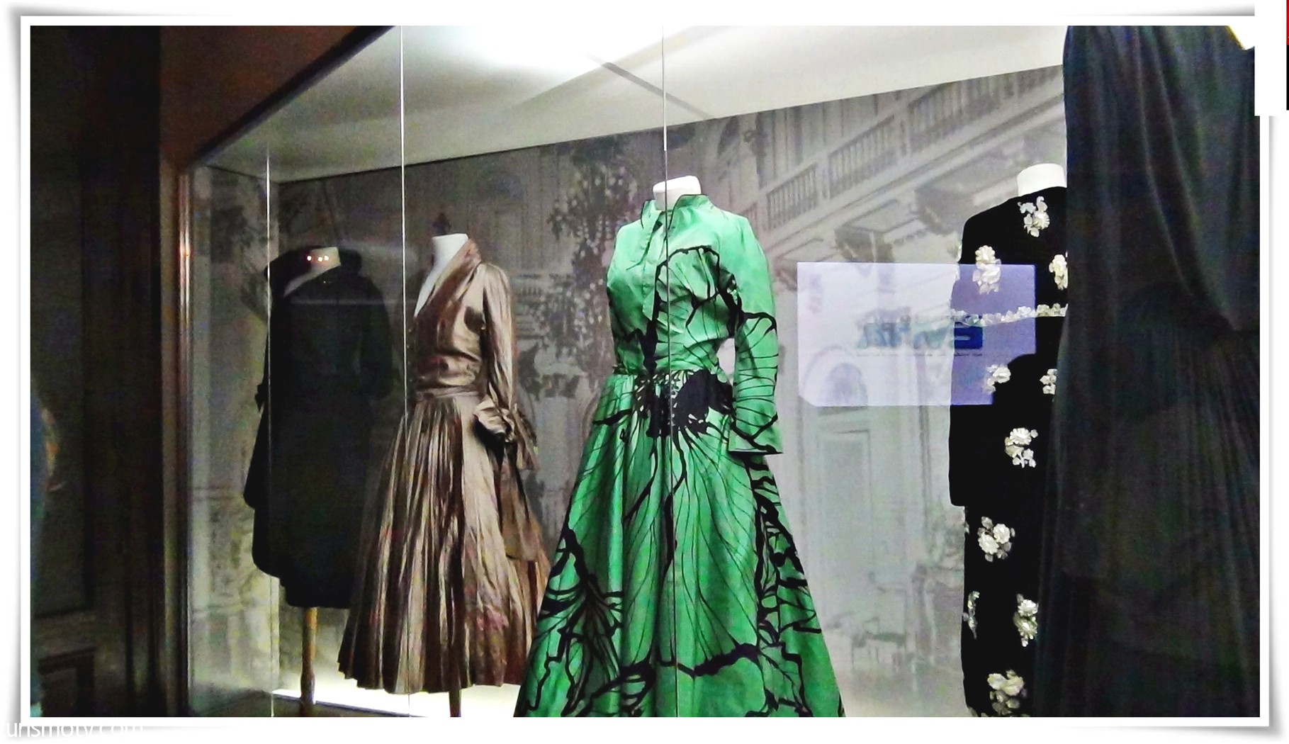 Eva Peron Evita vestido verde y vestido marrón