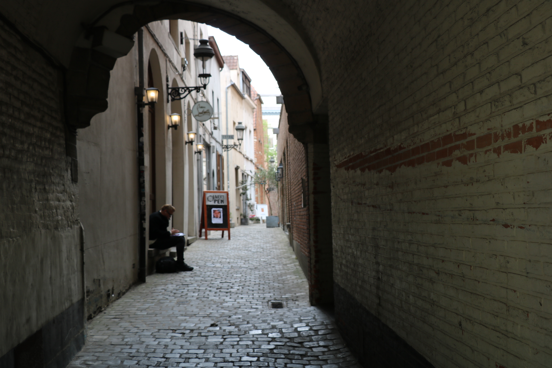 Espace Saint-Jacques<br/><a href="https://monument.heritage.brussels/fr/Bruxelles_Pentagone/Impasse_Saint-Jacques/10001099" target="_blank"><em style="color: #666;">plus d'infos</em></a>