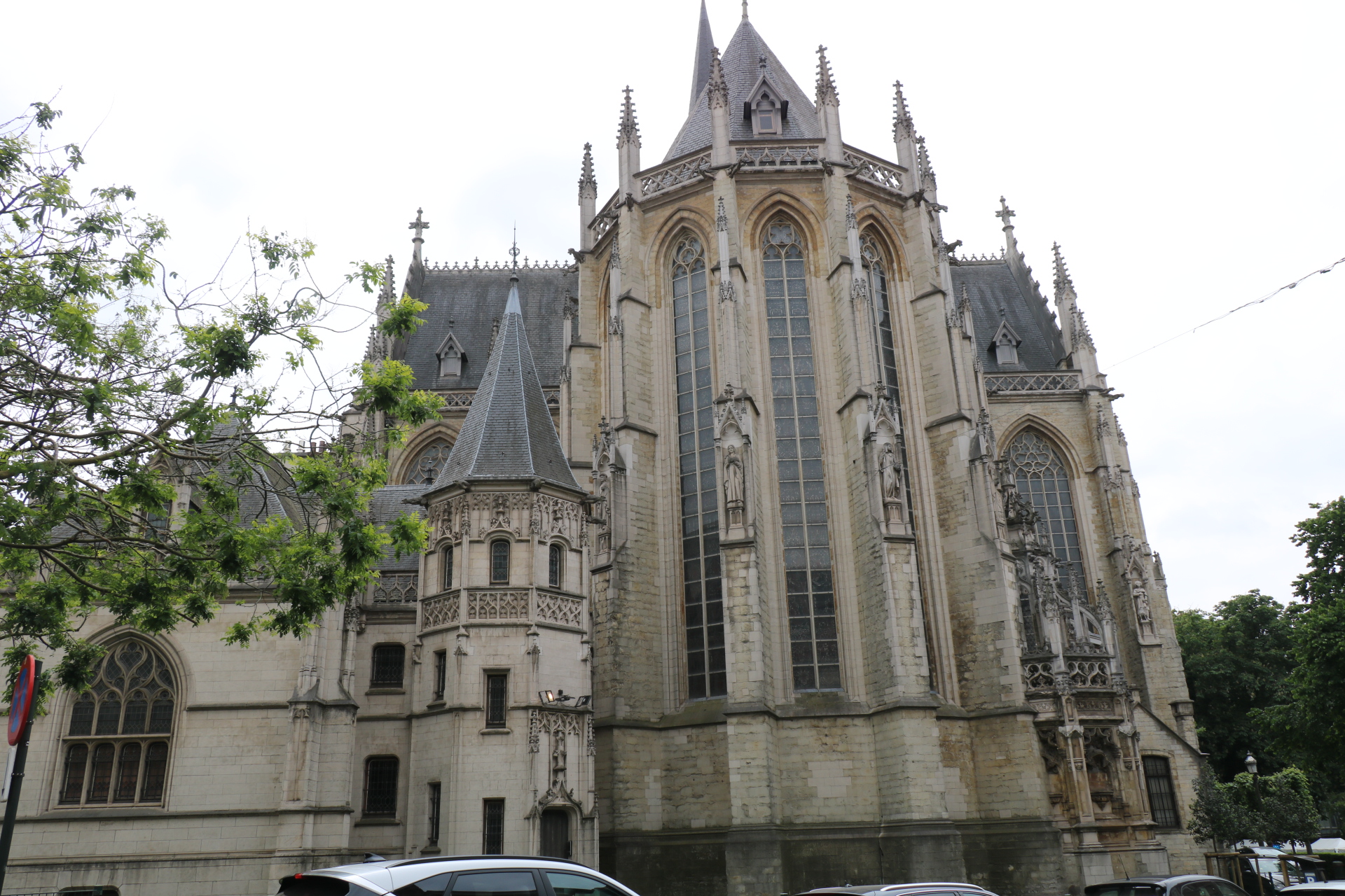 Église Notre Dame du Grand Sablon<br/><a href="https://fr.wikipedia.org/wiki/Église_Notre-Dame_du_Sablon_de_Bruxelles" target="_blank"><em style="color: #666;">plus d'infos</em></a>