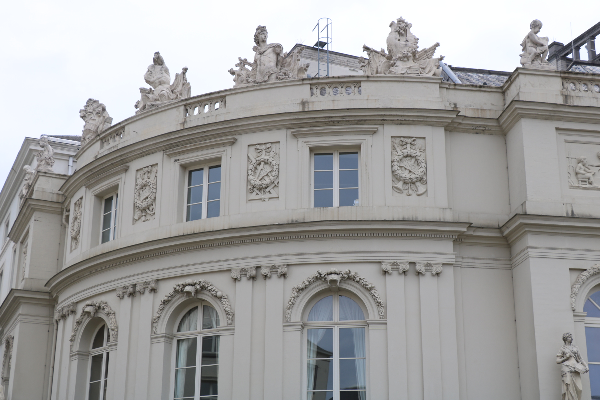 Palais du comte de Flandre - Cour des comptes<br/><a href="https://fr.wikipedia.org/wiki/Palais_du_comte_de_Flandre" target="_blank"><em style="color: #666;">plus d'infos</em></a>
