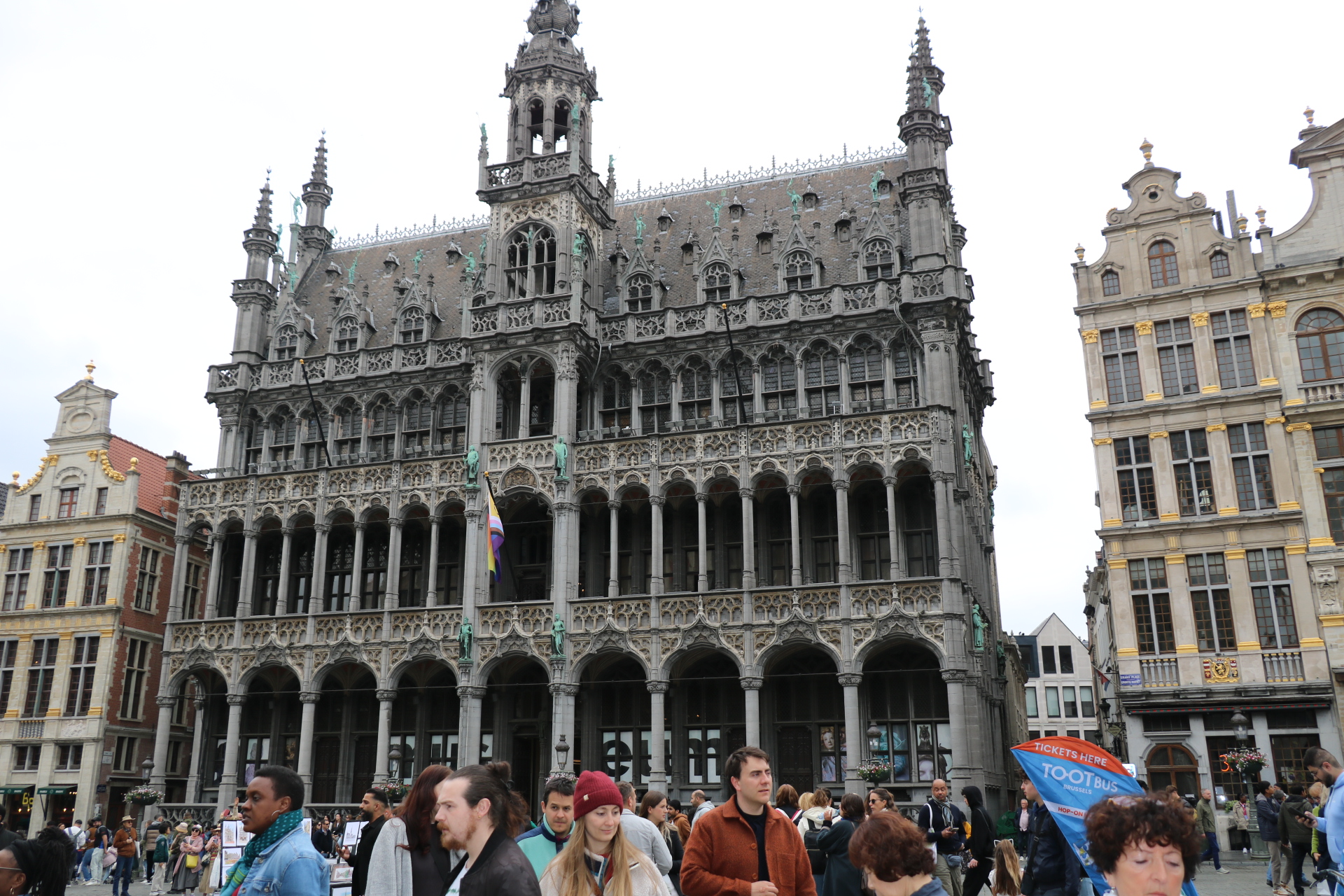 La Maison du Roi<br/><a href="https://fr.wikipedia.org/wiki/Maison_du_Roi_(Bruxelles)" target="_blank"><em style="color: #666;">plus d'infos</em></a>