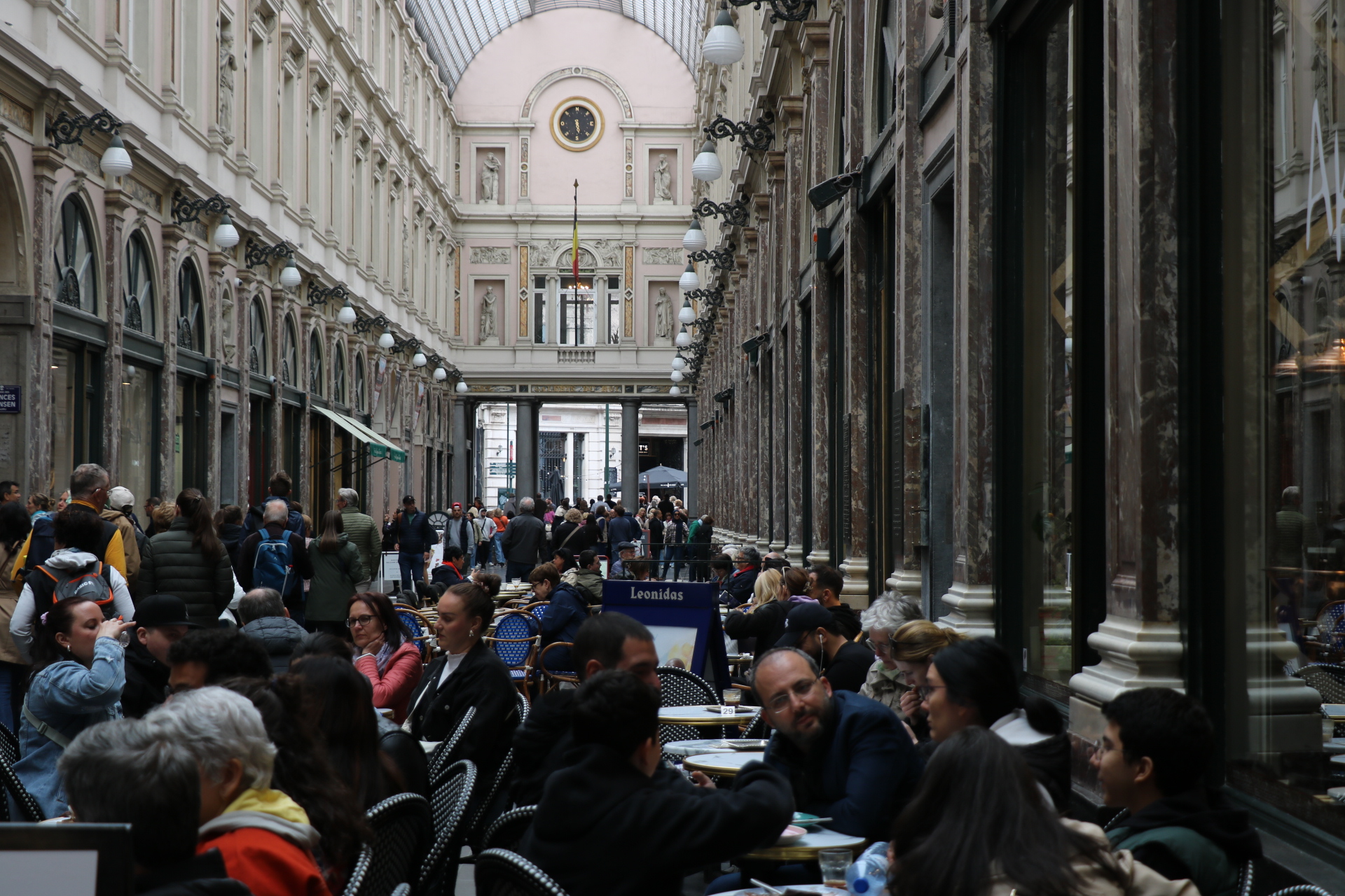 La galerie du Roi…<br/><a href="https://fr.wikipedia.org/wiki/Galerie_du_Roi" target="_blank"><em style="color: #666;">plus d'infos</em></a>