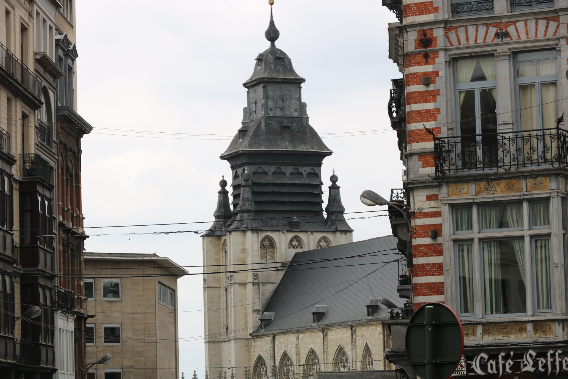 Église Notre-Dame de la Chapelle<br/><a href="https://fr.wikipedia.org/wiki/Église_Notre-Dame_de_la_Chapelle_à_Bruxelles"  target="_blank"><em style="color: #666;">plus d'infos</em></a>