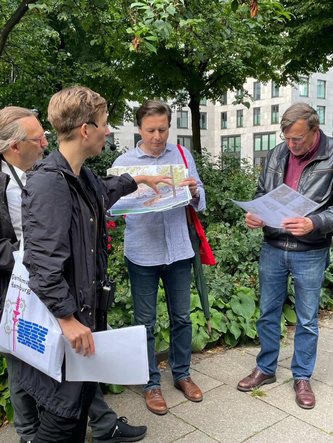 Gewinne und Verluste - Baudenkmäler in der City, Rundgang mir Rainer-M. Weiss, Kristina Sassenscheidt und Rolf Kellner, 17.07.2024