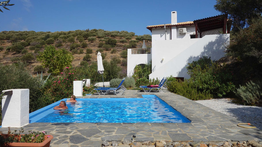 Crète : piscine de la villa Azure Heights à Sfaka