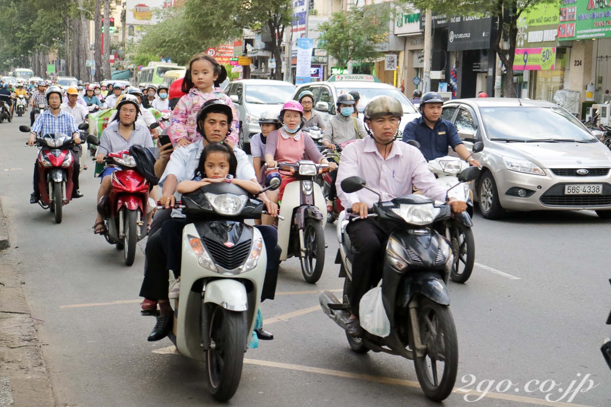 ベトナム人と魔法の原付バイク Journey Of Life