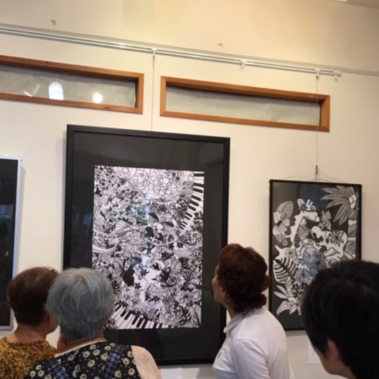 作品名「愛の鐘に祈りを」　切り絵