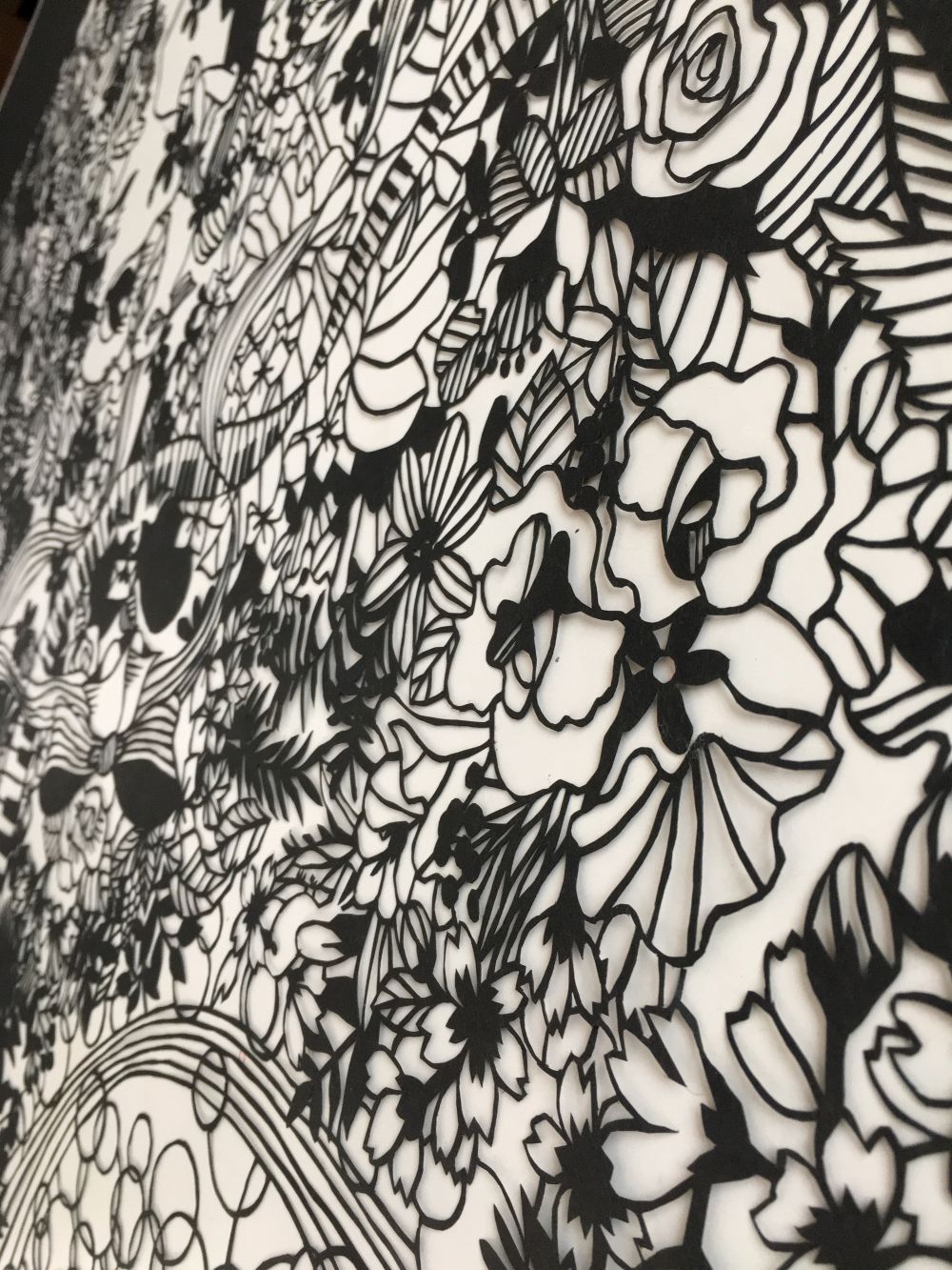 作品名「愛の鐘に祈りを」　切り絵