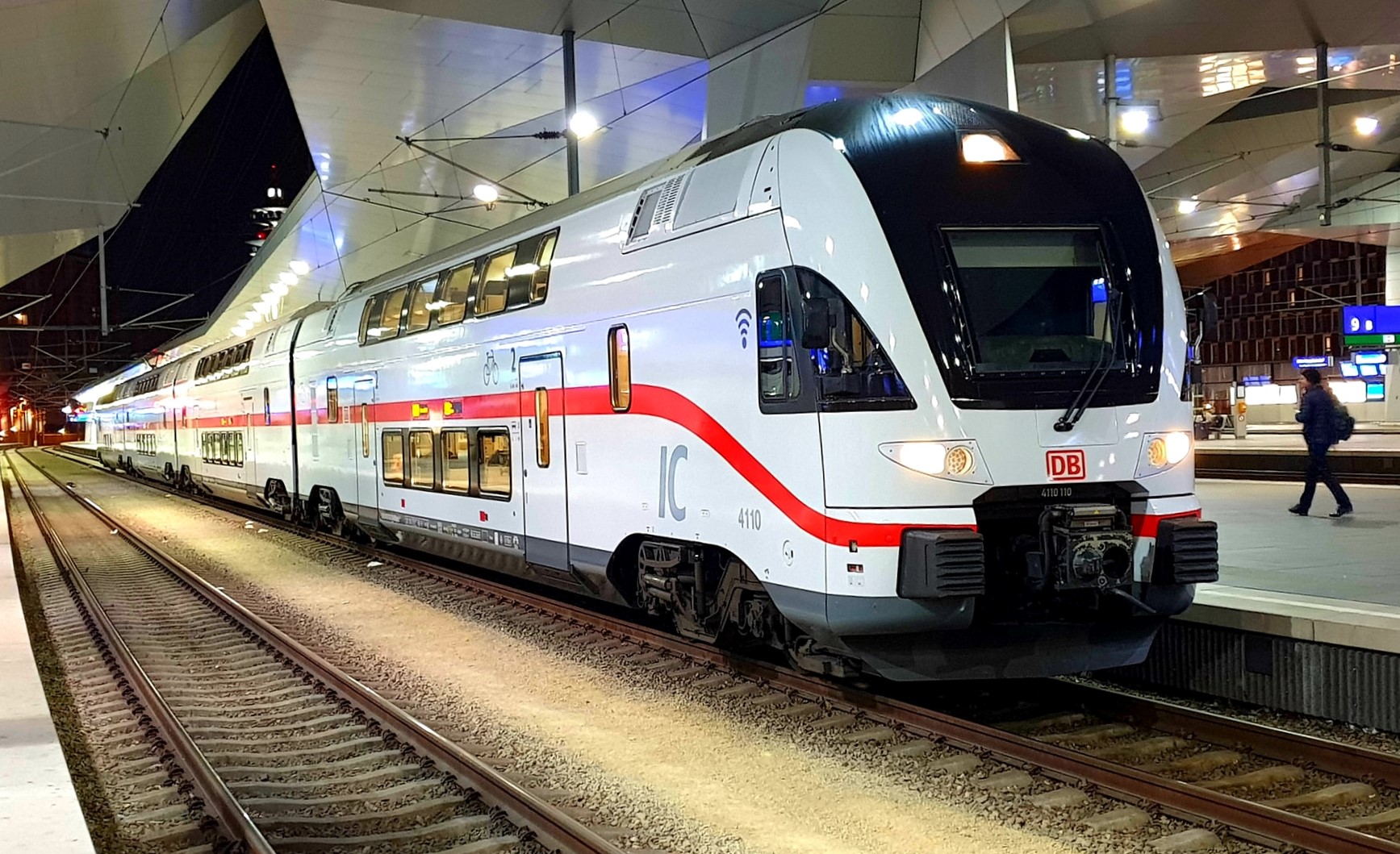 Neue DB Intercity Doppelstockzüge (ex WESTbahn) auf Schiene