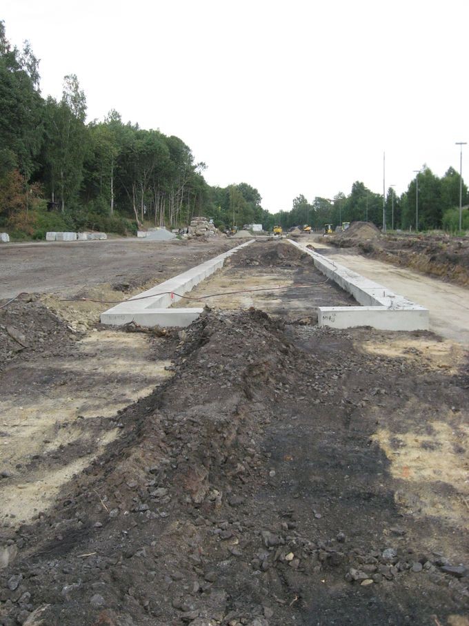 Fundament des Mittelbahnsteiges