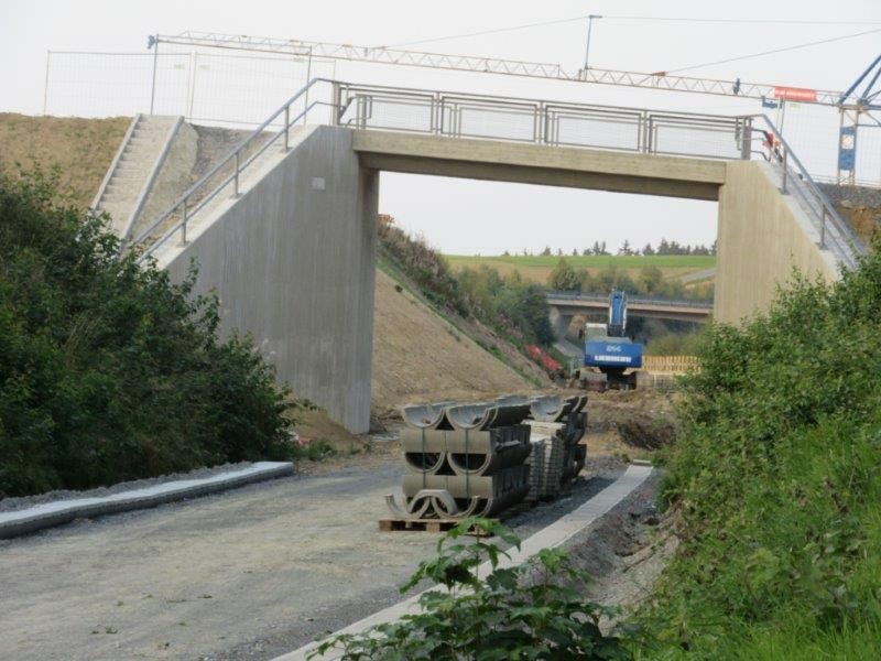 Bockelbergweg-Brücke mit Abwasserkanälen zu verbauen