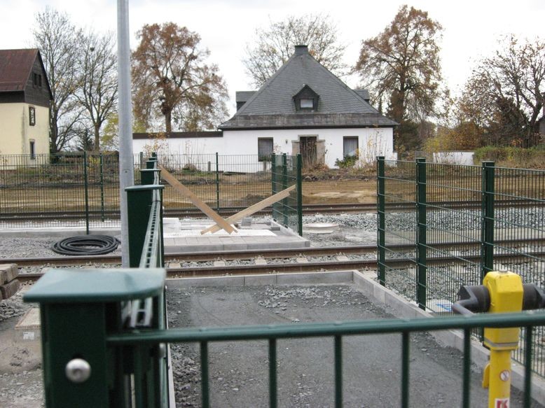 Übergang zum Mittelbahnsteig (Gleis 2)