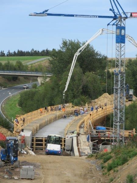 Neue Bahnbrücke Richtung Erkersreuth