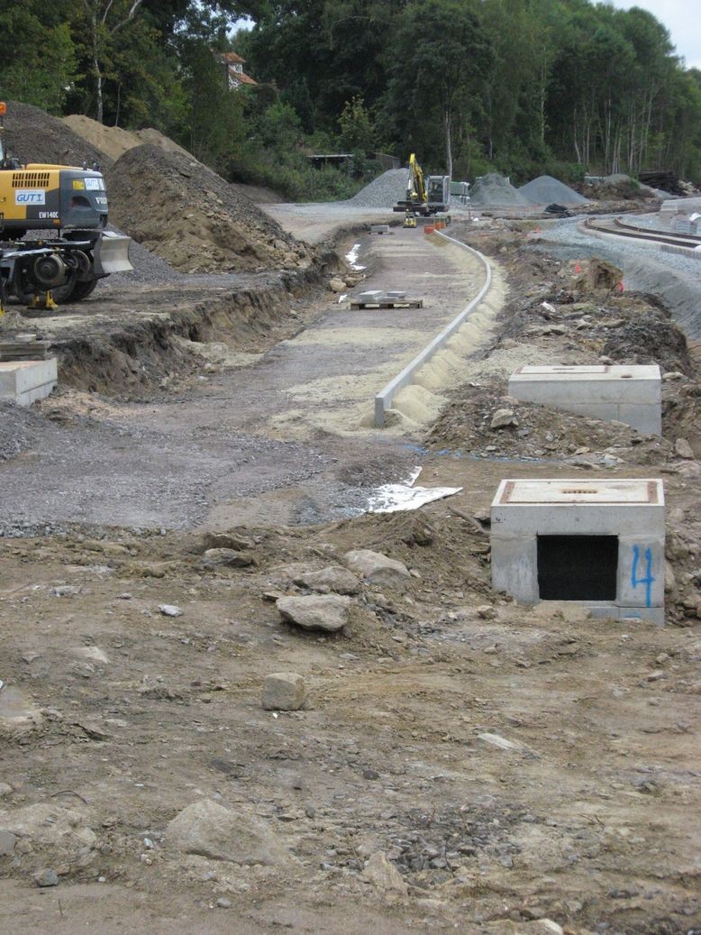 Der neue Zugang zum Mittelbahnsteig