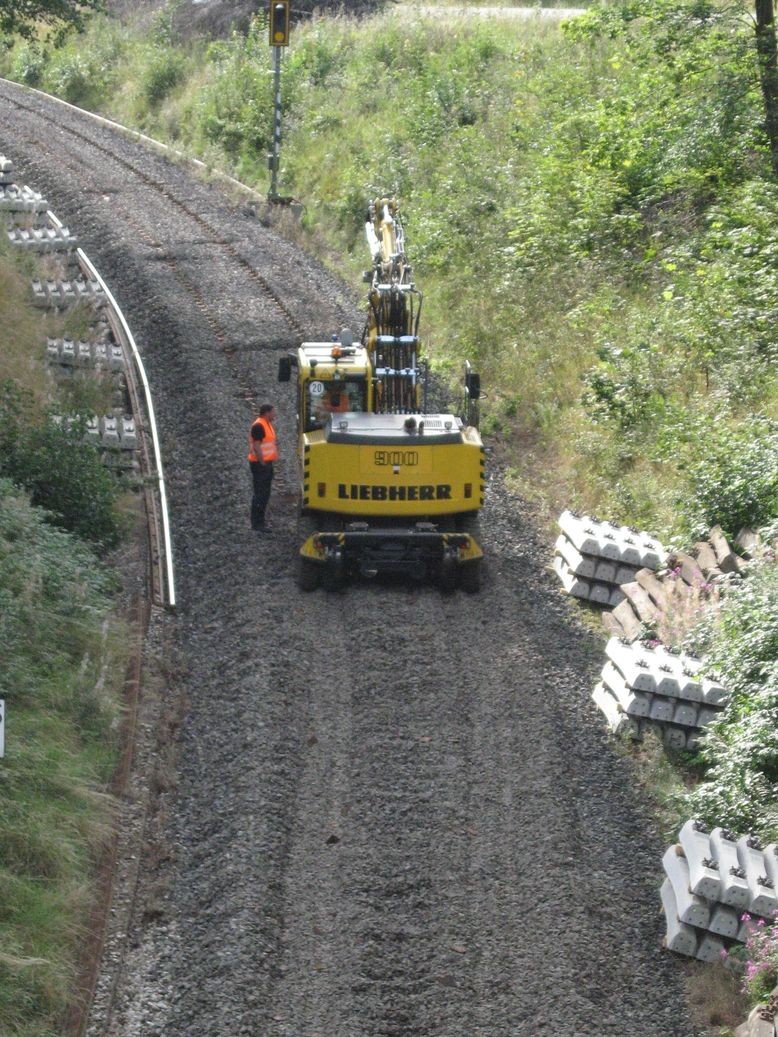 Von der Brücke Richtung Selb-Plößberg - Schotterarbeiten